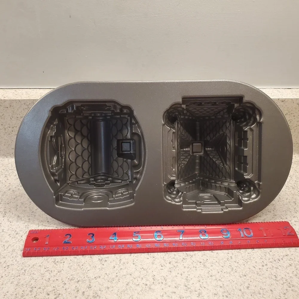 Nordic Ware Gingerbread House Cottage‎ Duet Baking Pan Mold No Collapsing Walls